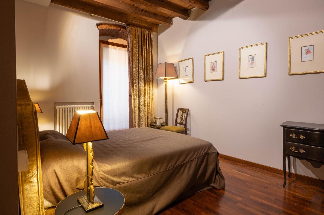 Napule...E Apartments Peschiera del Garda Buitenkant foto