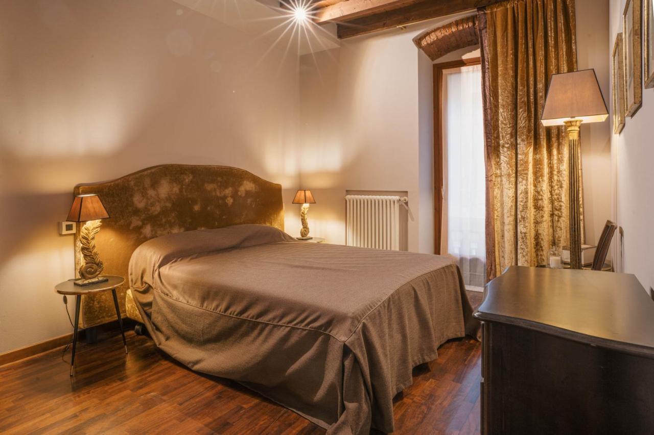 Napule...E Apartments Peschiera del Garda Buitenkant foto